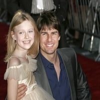 Dakota Fanning, Tom Cruise Arirals za američke premijere svjetova, Ziegfeld Theatre, New York, NY, 23.